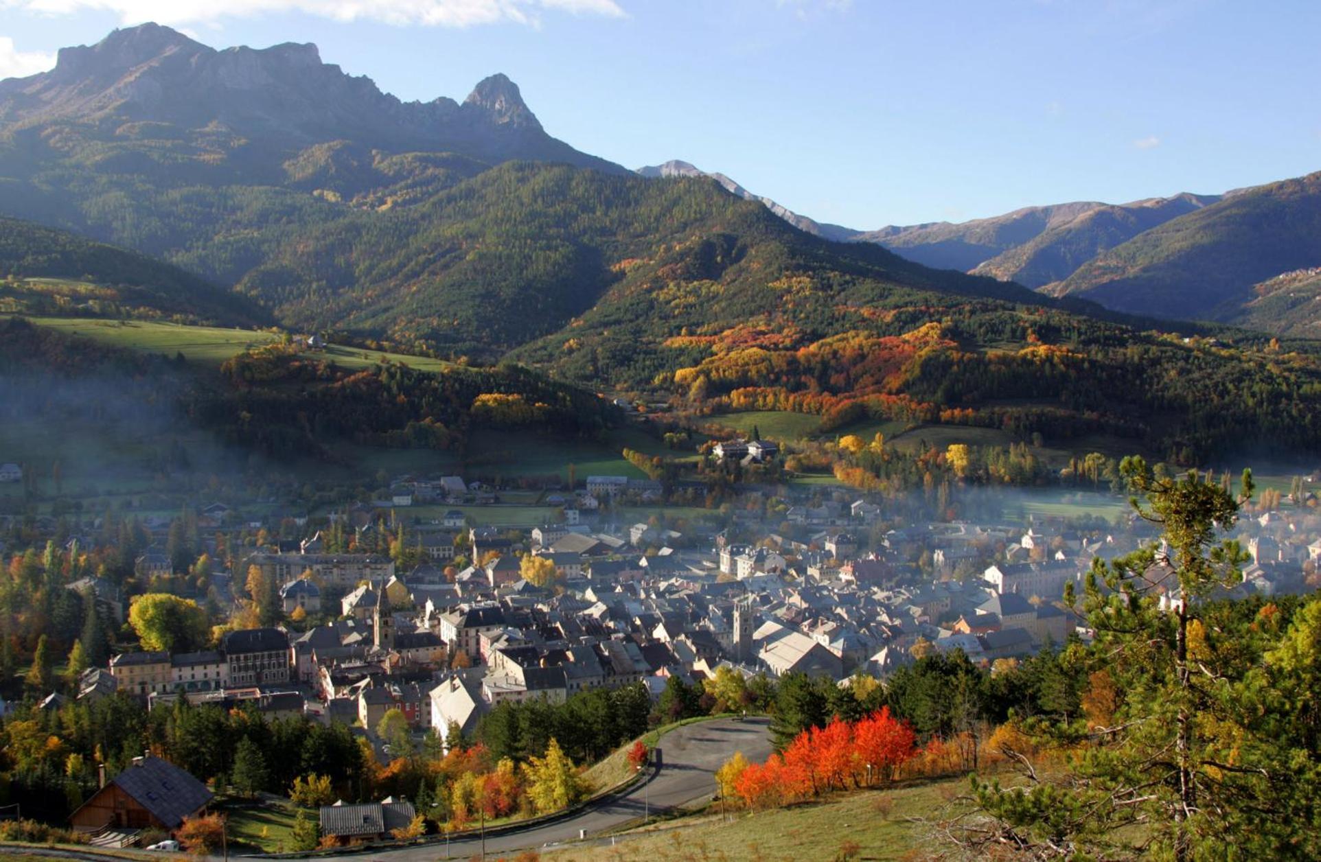 La Capitale - Les Gites De L Argile Barcelonnette Luaran gambar